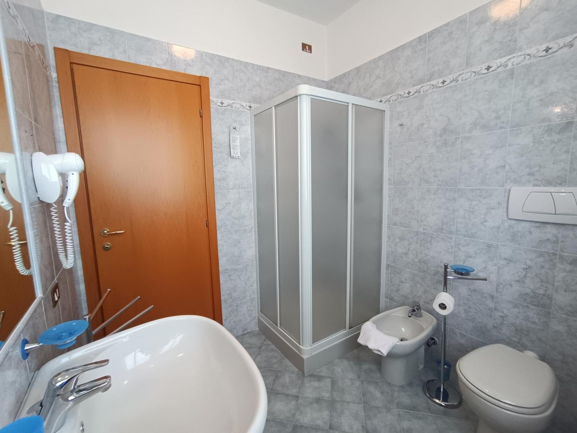 Hotel Bb Villa Orchidea Stresa Buitenkant foto